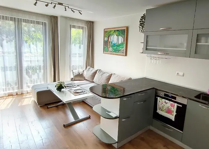 2 Coastal Retreat Apartments